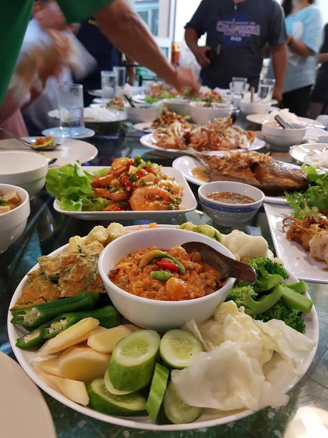 กู๊ดวิวสัตหีบ Hotel ภายนอก รูปภาพ